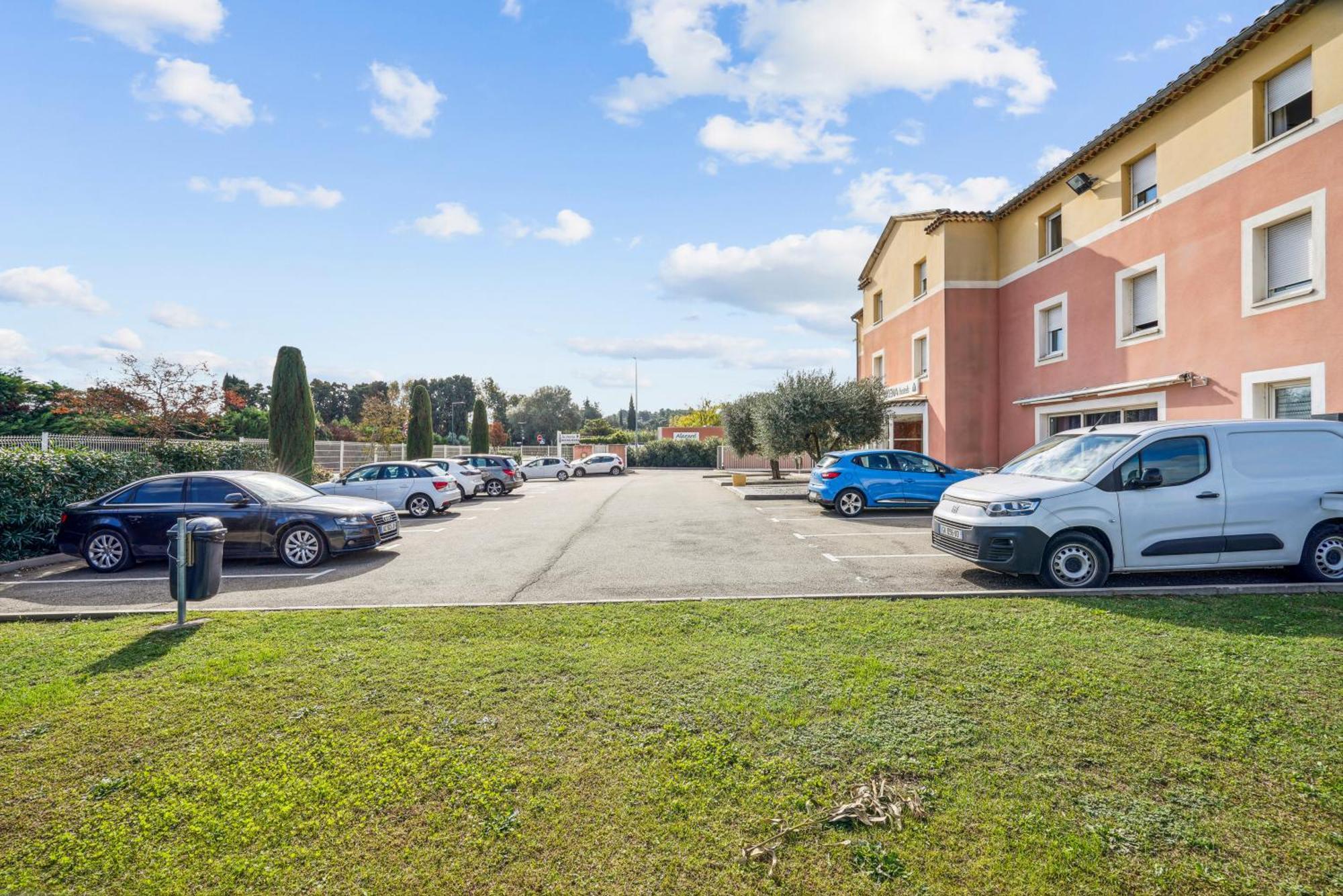 Hotel Akena Chateaurenard - Parc Des Expositions Avignon ภายนอก รูปภาพ