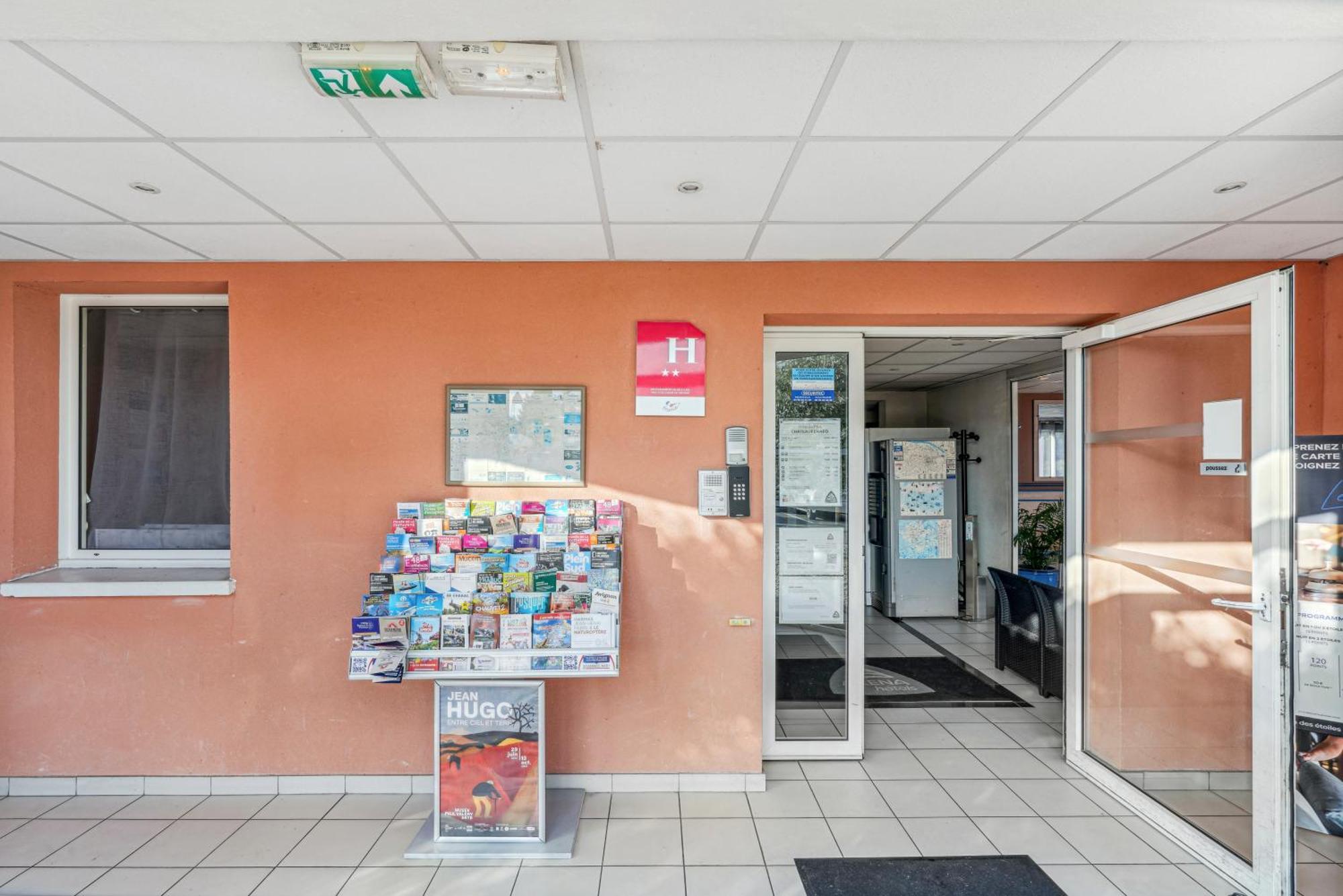 Hotel Akena Chateaurenard - Parc Des Expositions Avignon ภายนอก รูปภาพ