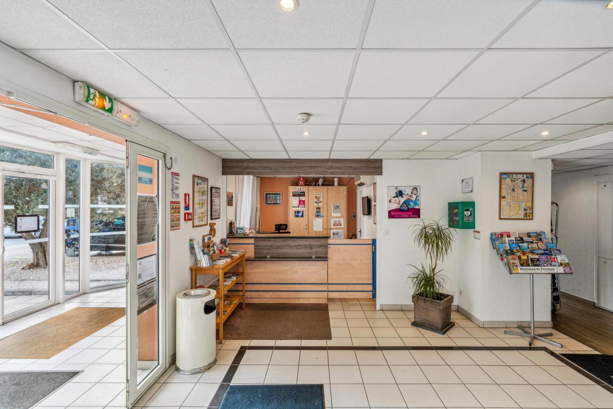 Hotel Akena Chateaurenard - Parc Des Expositions Avignon ภายนอก รูปภาพ