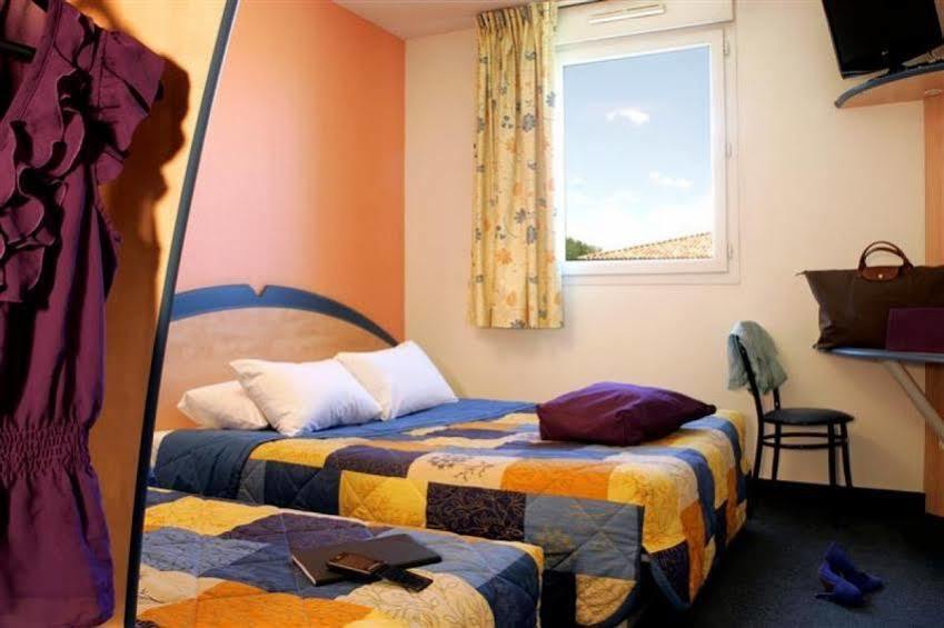 Hotel Akena Chateaurenard - Parc Des Expositions Avignon ภายนอก รูปภาพ